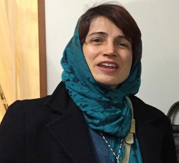 Защитницу прав женщин приговорили к тюремному сроку и ударам плетью за то, что та не надела хиджаб. Случай произошел в Иране. 55-летняя Насрин Сотуде является защитницей прав женщин и адвокатом.